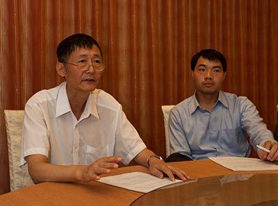 新浪专访 左:孙仲汇老师 右:华夏古泉网 刘飞燕先生
